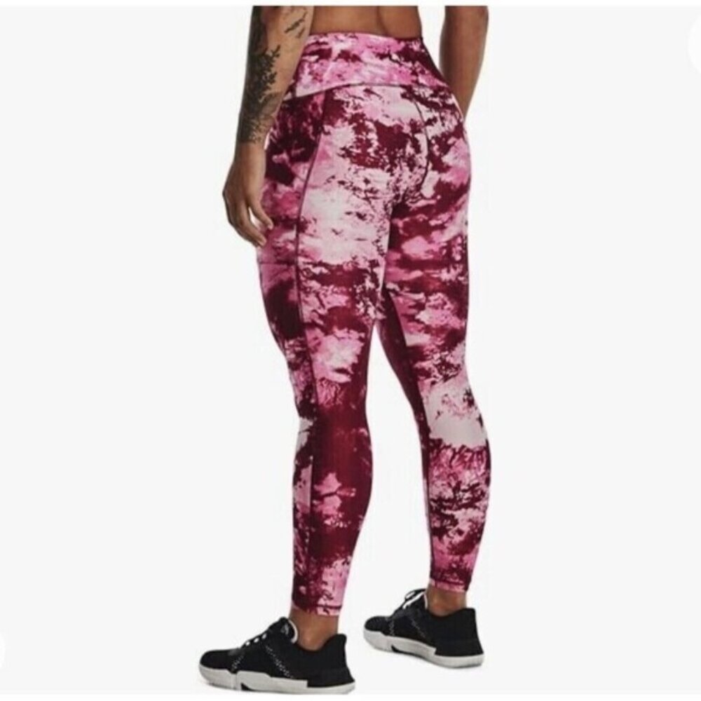 Under Armour Women’s  Mid Rise Dark Cherry Pocketed Capri Legging Size Small